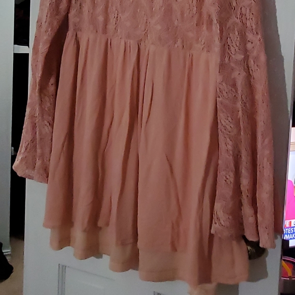 Shop Impressions Blouse - Picture 2 of 3